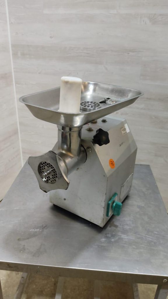 Мясорубка Hurakan HKN-12CR б/у